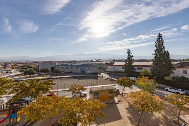 Amplia adosada en una de las mejores zonas de Churriana de la Vega — 34