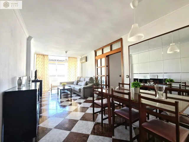 VIVIR JUNTO AL MAR CON TODO MÁLAGA A TU ALCANCE — 12