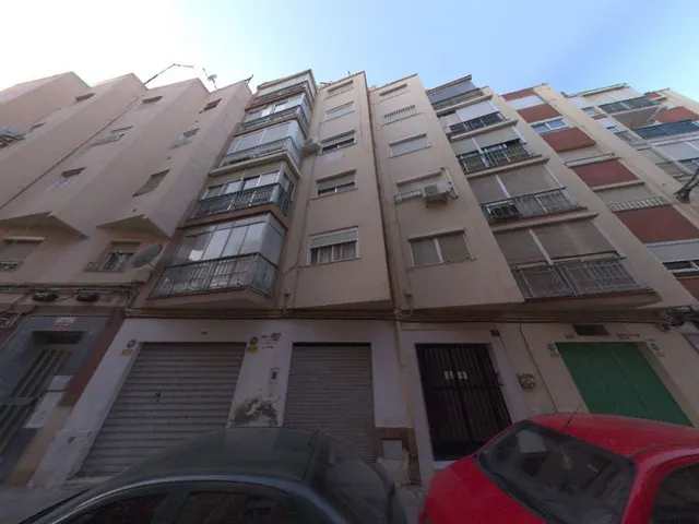 Piso de 3 dormitorios en Los Ángeles – listo para vivir o rentabilizar 123.000 € | Calle España, Almería — 17