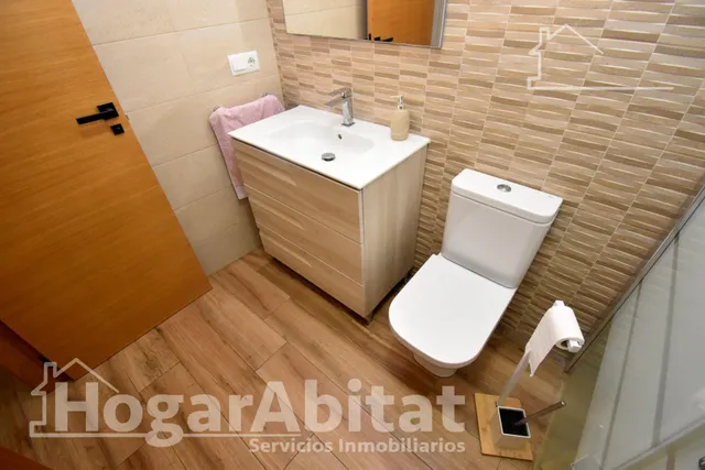 BONITA CASA TOTALMENTE REFORMADA CON GARAJE Y GRAN TERRAZA — 35