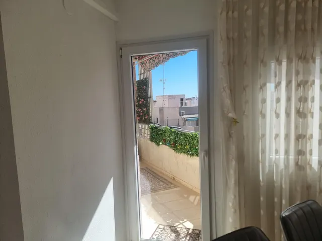Acogedor Apartamento Reformado a Pocos Pasos de la Playa en Torrevieja — 9