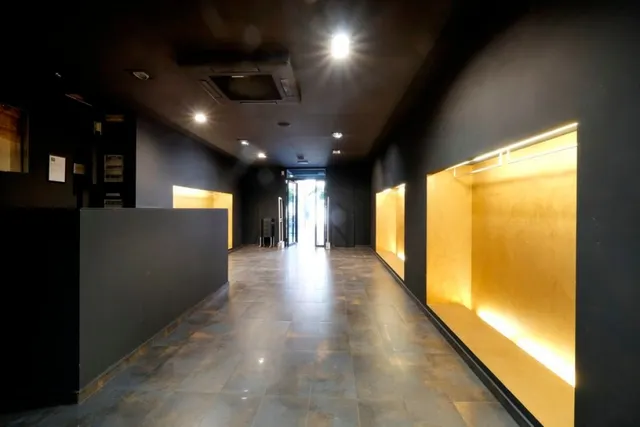 LOCAL EN PUERTA REAL-RECOGIDAS (PLAZA CAMPOVERDE) — 30