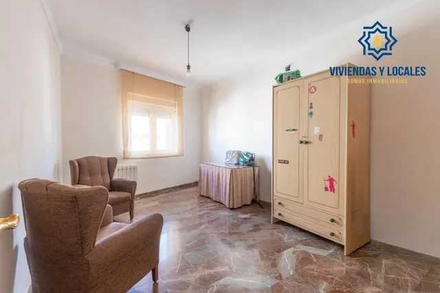 Casa en esquina en venta en Las Gabias — 44