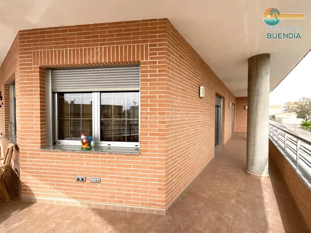 ESPECTACULAR Y EXCLUSIVA CASA INDEPENDIENTE EN PRIMERA PLANT - foto 2