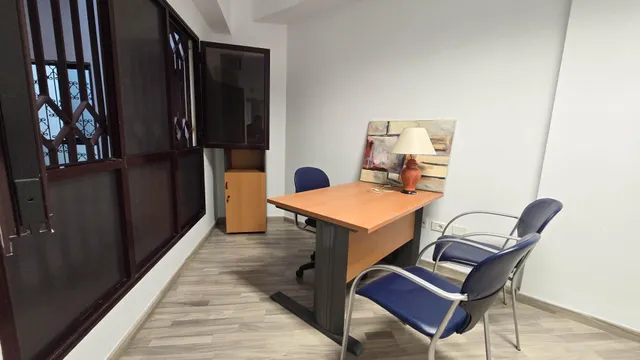 Oficina reformada y amueblada de 128 m2 en el Edificio Peceño, en pleno centro de Santa Cruz de Tenerife — 33