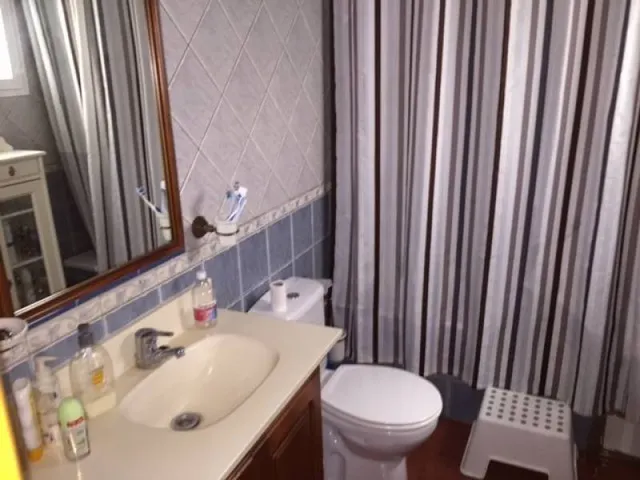 Edificio con 5 apartamentos, 2 locales  comercial y garaje  en Valle san Lorenzo. — 7
