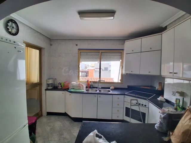 Casa de 500 m2 con local comercial, garaje y 2 apartamentos  - foto 5