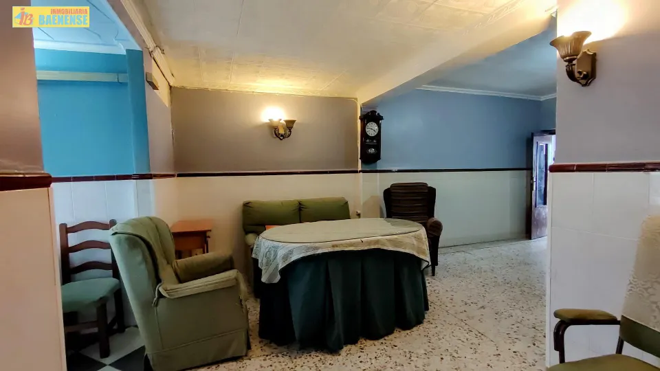 CASA EN VENTA CON COCHERA