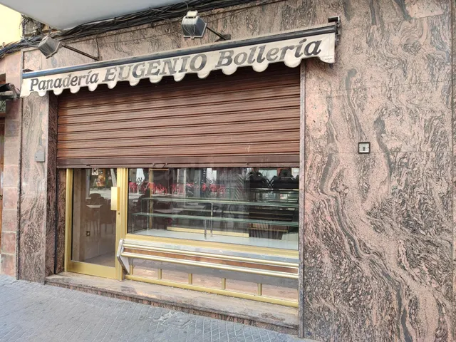 LOCAL COMERCIAL MUY CENTRICO Y ACONDICIONADO