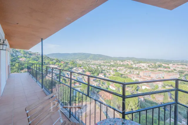 Ático con magnificas vistas al mar y la montaña en Calonge — 28