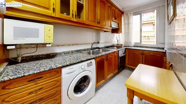 Piso totalmente exterior de 4 habitaciones con ascensor en  Ayora – Blasco Ibáñez — 3