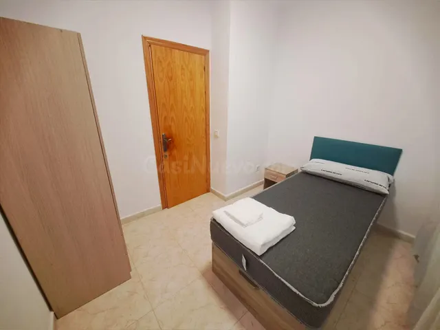 ALQUILER DE habitación EN PISO COMPARTIDO A PARTIR DEL 15 DE SEPTIEMBRE — 17