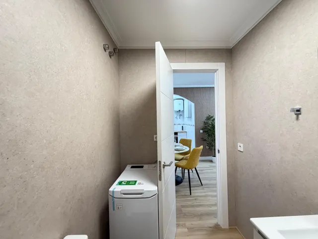 REFORMADO APARTAMENTO A 250 METROS DE PLAYA DE LOS LOCOS CON 1 DORM. Y CON SUPERFICIE DE 44 M2. — 27