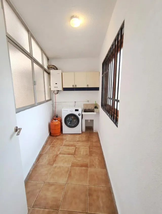Amplio Piso en Venta en el Centro de Salobreña – Ideal para Vivir o Invertir | DLR00266 — 6