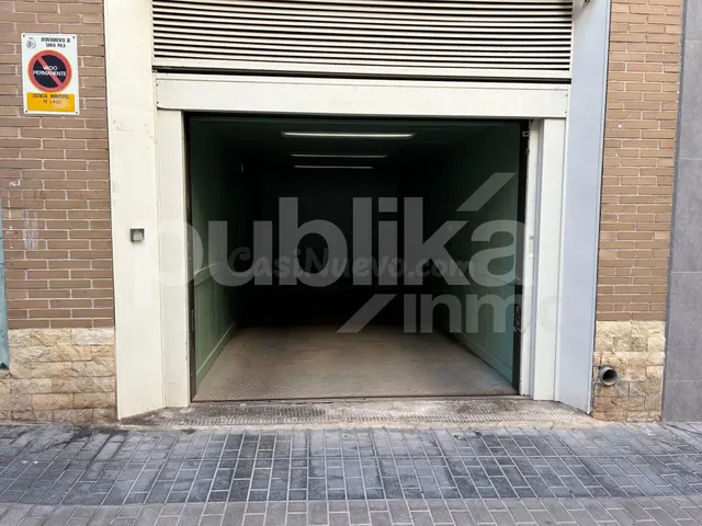Plaza de Garaje en el centro, zona Glorieta. - foto 3