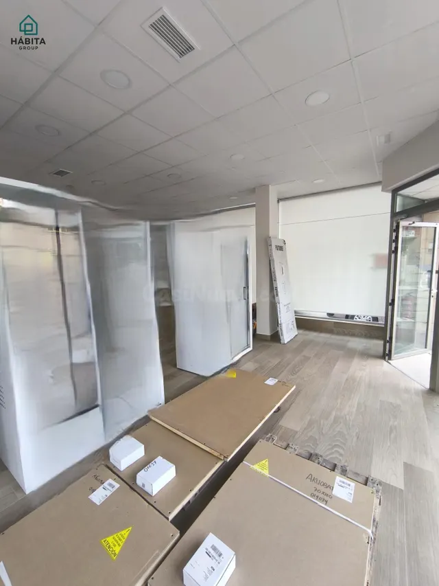 Espectacular Local Comercial de 107 m2: Visibilidad y Diseño
