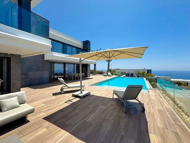Villa de lujo con vistas al mar