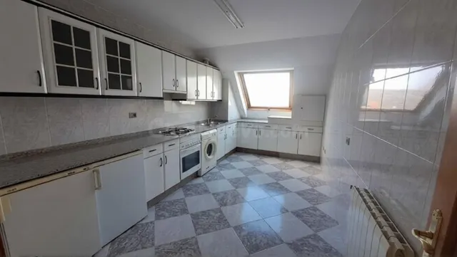 AMPLIO PISO CON GARAJE EN A FONSAGRADA - foto 4