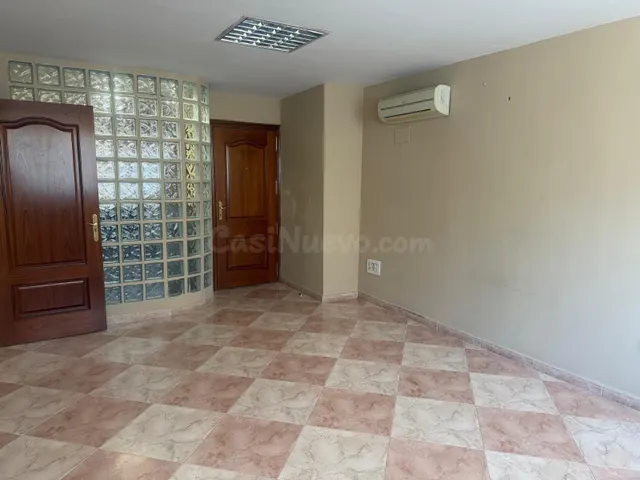 Oficina en Alquiler en la Zona PERU de Cáceres — 4