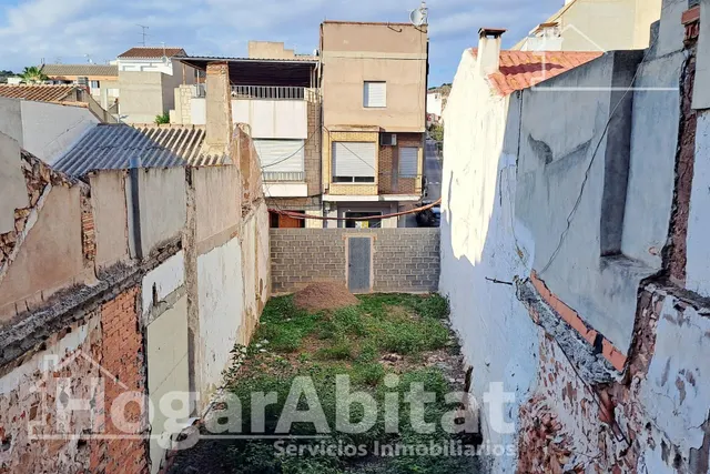 ¡OPORTUNIDAD INCREÍBLE! TERRENO URBANO AMPLIO Y CON COCHERA — 45