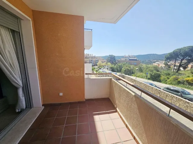 Piso en Mas Balmanya, ascensor, plaza de parking, piscina.
