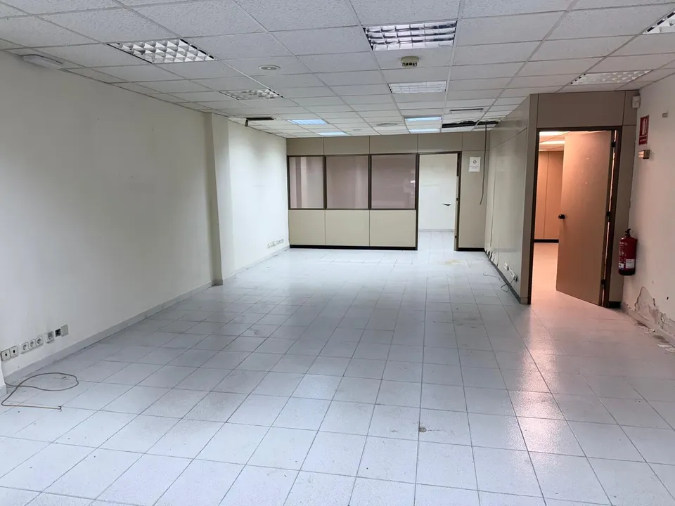 LOCAL COMERCIAL CON POSIBILIDAD DE CAMBIO DE USO