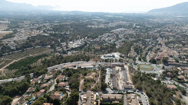Nuevos chalets familiares en urbanización exclusiva con piscina privada y garaje — 12