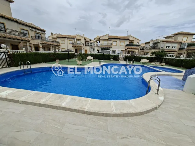 Fantástica vivienda semiadosada con terraza cerca de las pla - foto 3