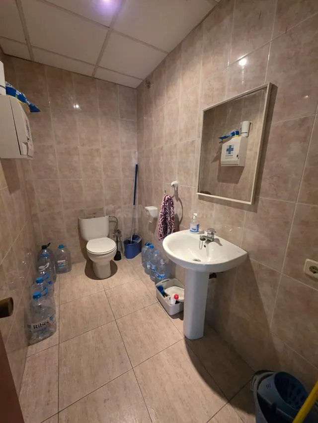 VENTA O ALQUILER DE LOCAL COMERCIAL EN IGUALADA ZONA POBLE S - foto 3