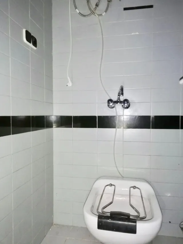 LOCAL COMERCIAL EN VENTA EN RENTABILIDAD EN C/ LOPEZ DE HOYOS 456. — 10