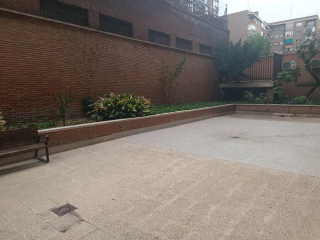 Exterior de 3 dormitorios 2 baños mas aseo de cortesia, para entrar a vivir, buena finca, portero fisico y de fin de semana, zonas comunes ajardinadas y deportivas, excelente zona y muy bien comun — 39