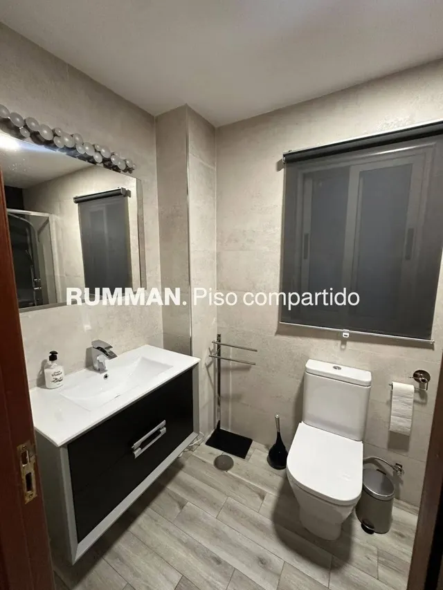 EST / TRAB. Piso de TRES dormitorios, zona Jardines del Triunfo — 23
