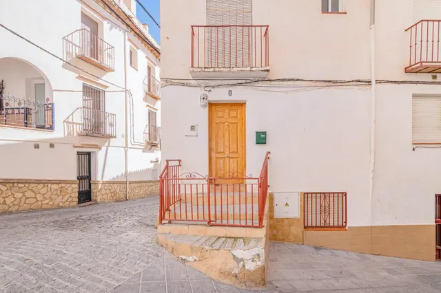 La mejor casa rural de Güejar Sierra se acaba de poner a la venta — 2