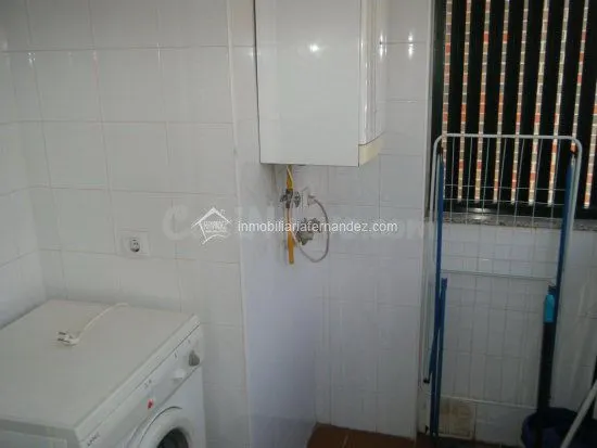 Apartamento con garaje - foto 2