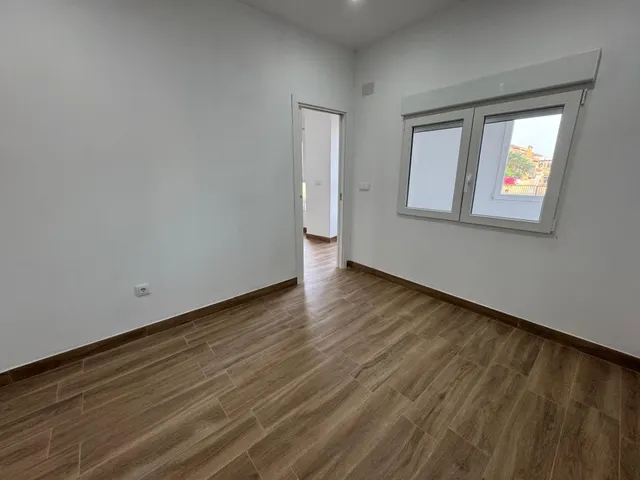 Apartamento totalmente reformado con piscina comunitaria — 12