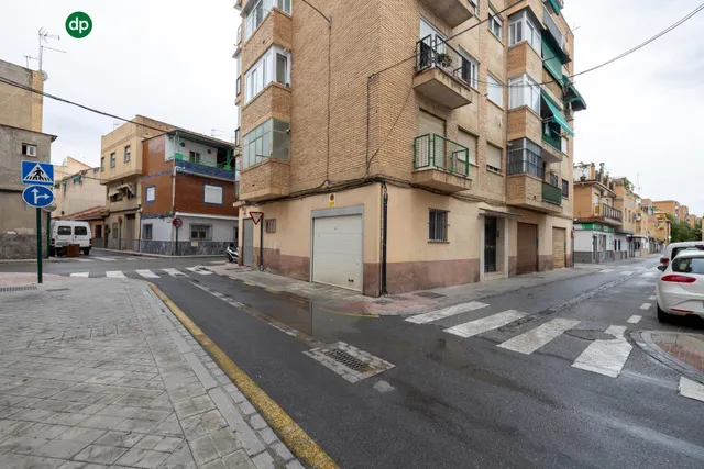 Local Comercial en Zaidín para Reformar - Excelente Ubicació