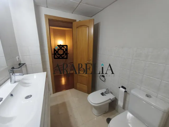 Pareado con piscina independiente — 44