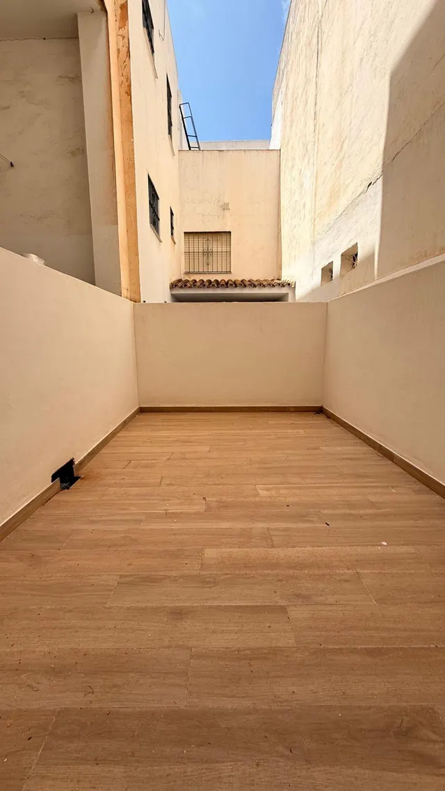 Apartamento reformado en Fuengirola, segunda línea de playa junto al puerto con licencia turística — 20