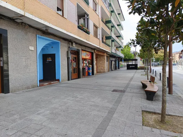 Venta local comercial en el centro de Zalla — 2