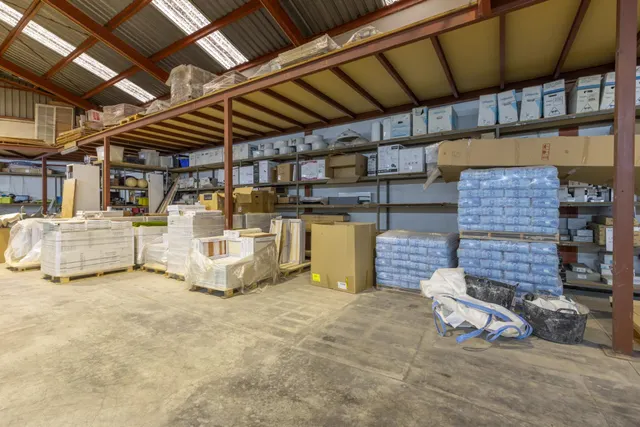 Venta Instalaciones Comerciales — 25
