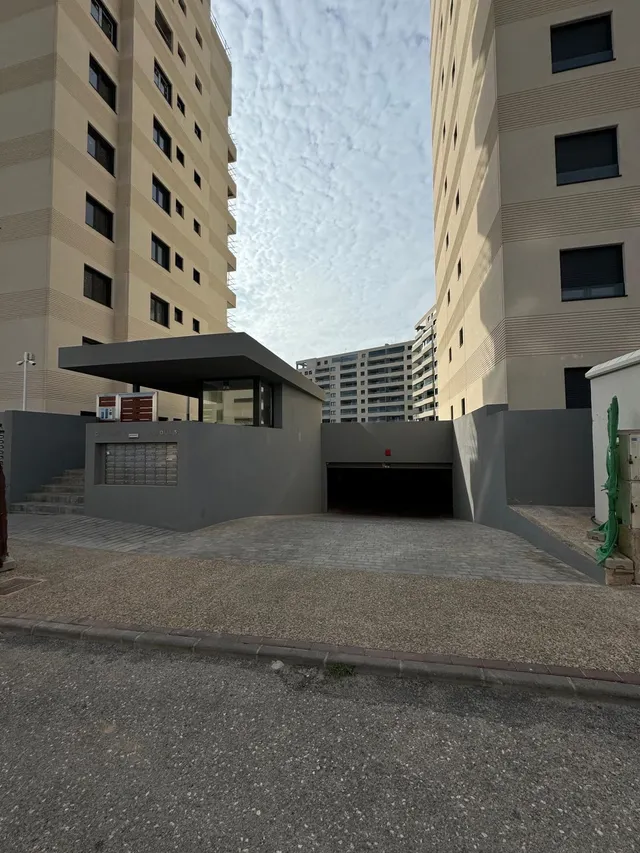 Apartamento de lujo en primera línea de mar con 3 dormitorios, 2 terrazas y parking incluido — 18