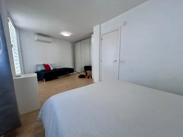 Casa adosada en esquina con piscina privada, jardín y vistas a la Bahía de Málaga — 40