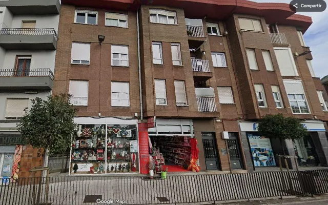 SE VENDE inmueble ALQUILADO en Santander - foto 3