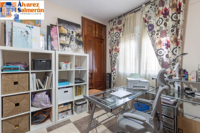 Casa en Armilla con terraza, patio y amplia cochera — 32