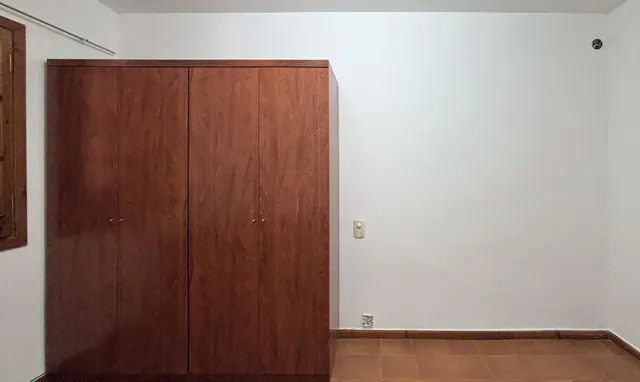 Piso de 4 habitaciones con garaje privado, dos balcones y vistas despejadas en el centro de Deltebre — 23
