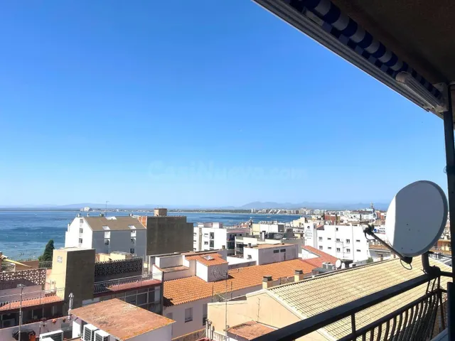 Apartamento con licencia turística y vistas al mar en Roses - foto 3