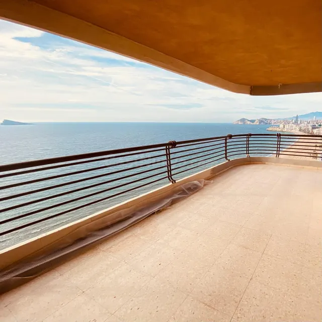 Piso tres dormitorios primera linea Levante (cl)