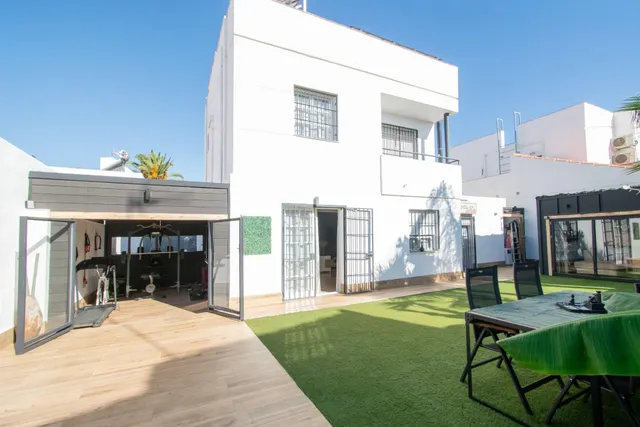 Chalet Independiente y privado en Bormujos — 4