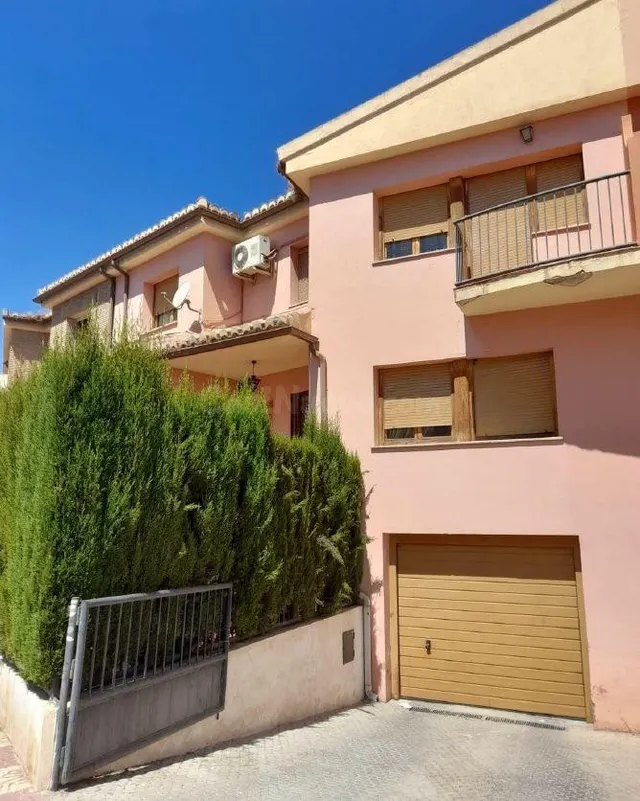 Se vende Chalet Adosado Sin Posesión en la localidad de Chur - foto 4