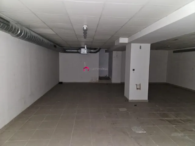 Local comercial avda. valvanera 96 — 17